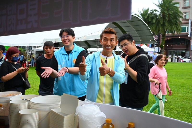 LINE_ALBUM_0511_魏嘉彥與民眾草地共賞灌籃高手　花蓮星空電影院熱鬧落幕_250511_3_8d9fc.jpg